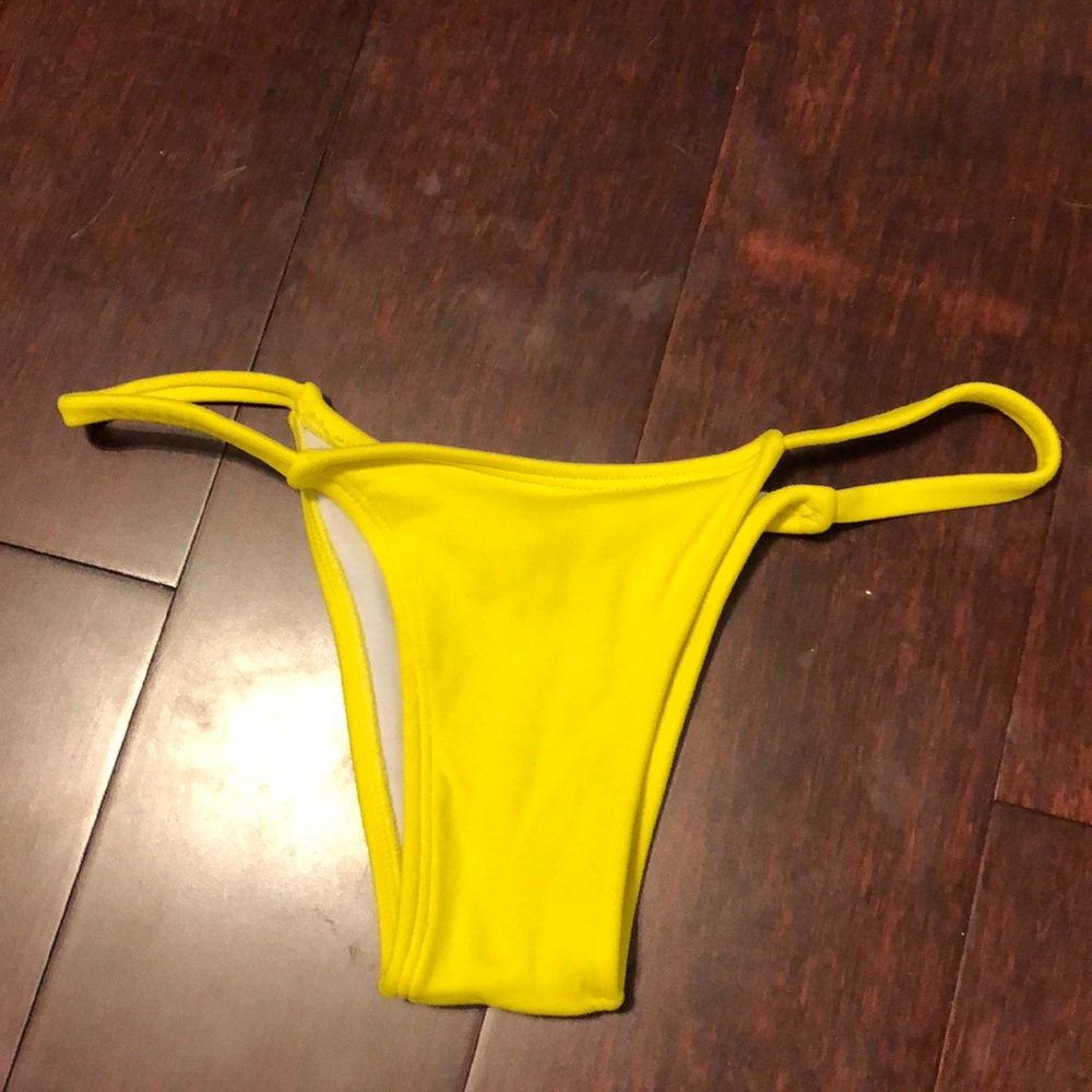 Bikini bottoms